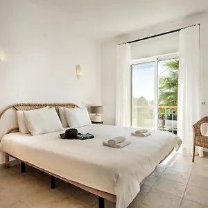  Apartment Modern And Spacious Two Bedroom